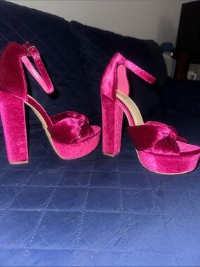 Speed Limit 98 Fuchsia Velvet Platform Block Heels